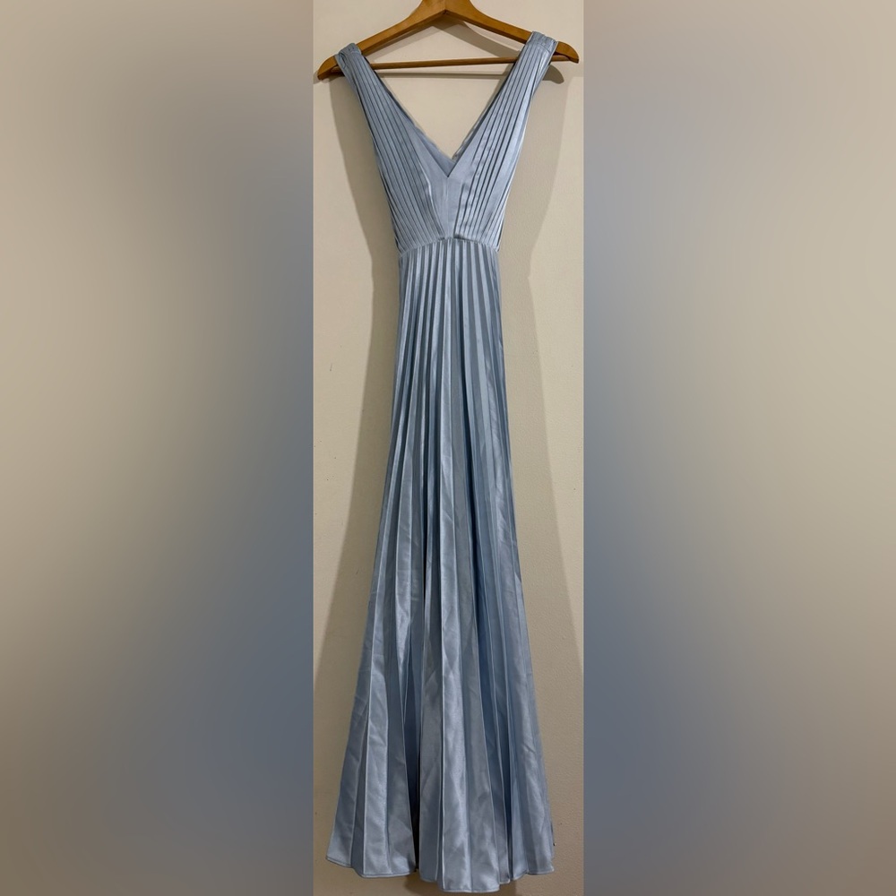 TEN Elegant Sky Blue V-Neck Pleated Maxi Dress